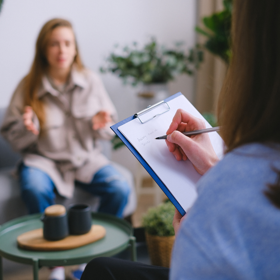 Psycholog czy Psychiatra? Skąd wiedzieć, do kogo mam pójść? 